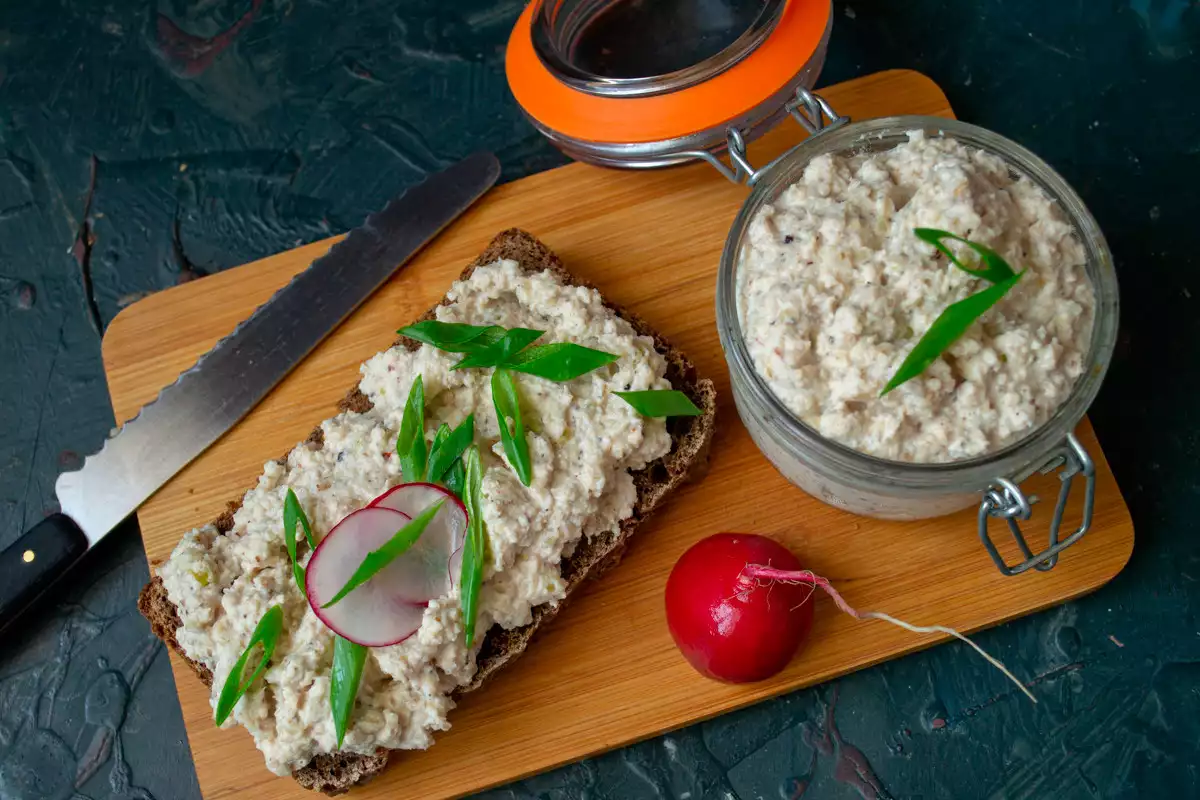 Паштет из куриной грудки с грецкими орехами